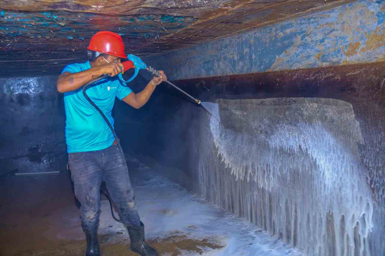 Water tank cleaning service in Dhaka